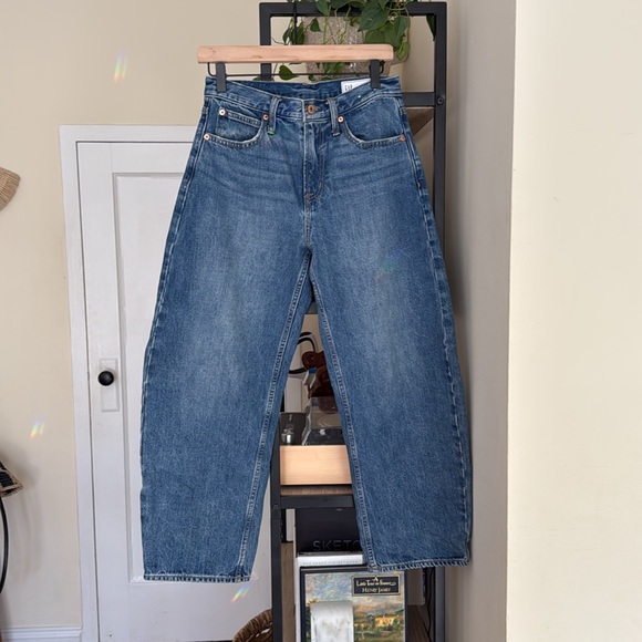 Gap High Rise Barrel Leg Jeans - Picture 1 of 10